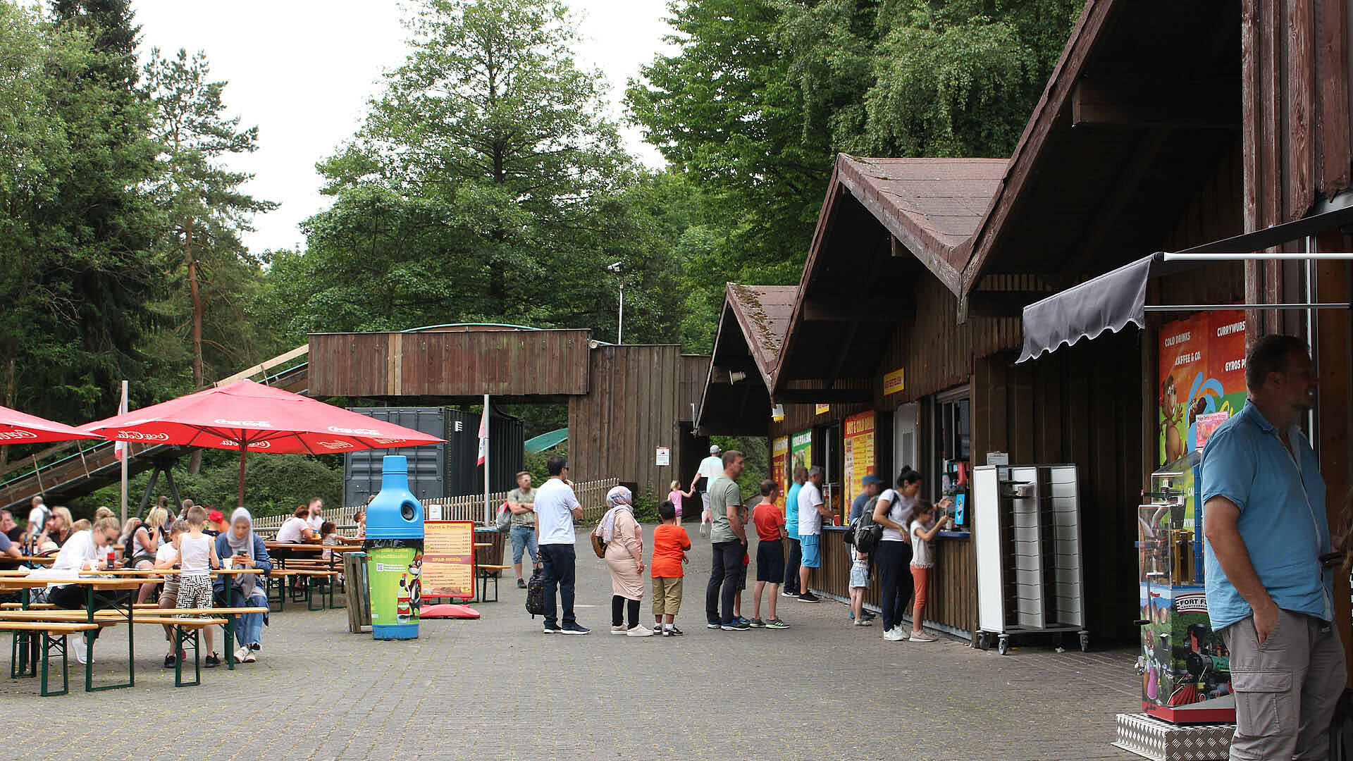 Pommesbude, Weltküche & Eis am "Riverside"