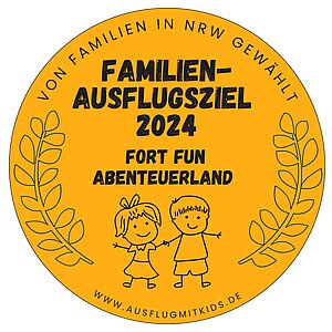 Ein gelber, runder Award für das FORT FUN Abenteuerland als Lieblings-Ausflugsziel 2024 von Familien in NRW gewählt.