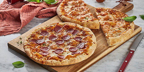 Im Food Stop gibt es leckere Pizza, unterschiedlich belegt und frisch aus dem Ofen.