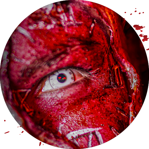 Auge eines Scare-Actors beim Hallow Eve Special im FORT FUN.